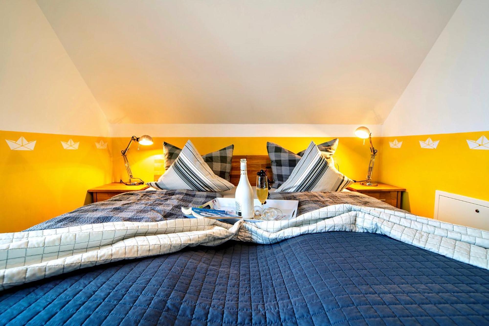 Ferienhaus Lieblingsplatz By Seeblick Ferien Oro, Direkte Wasserlage,Sauna,Kamin Ольпениц Экстерьер фото